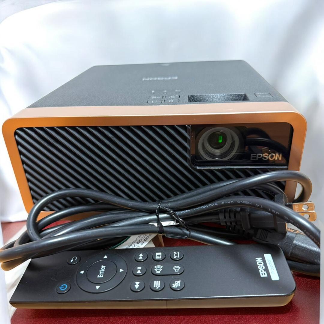 ☆美品 エプソン EF-100B dreamio ホームプロジェクター