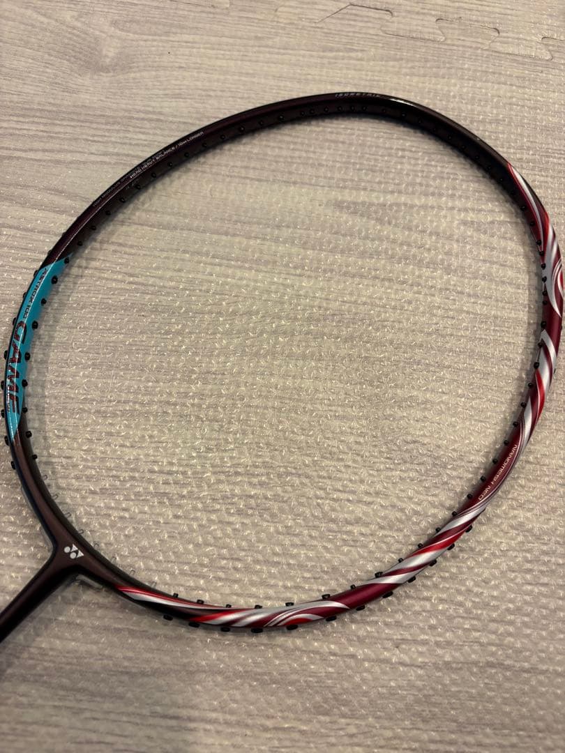 ヨネックス　アストロクス100ゲーム　収納袋付き