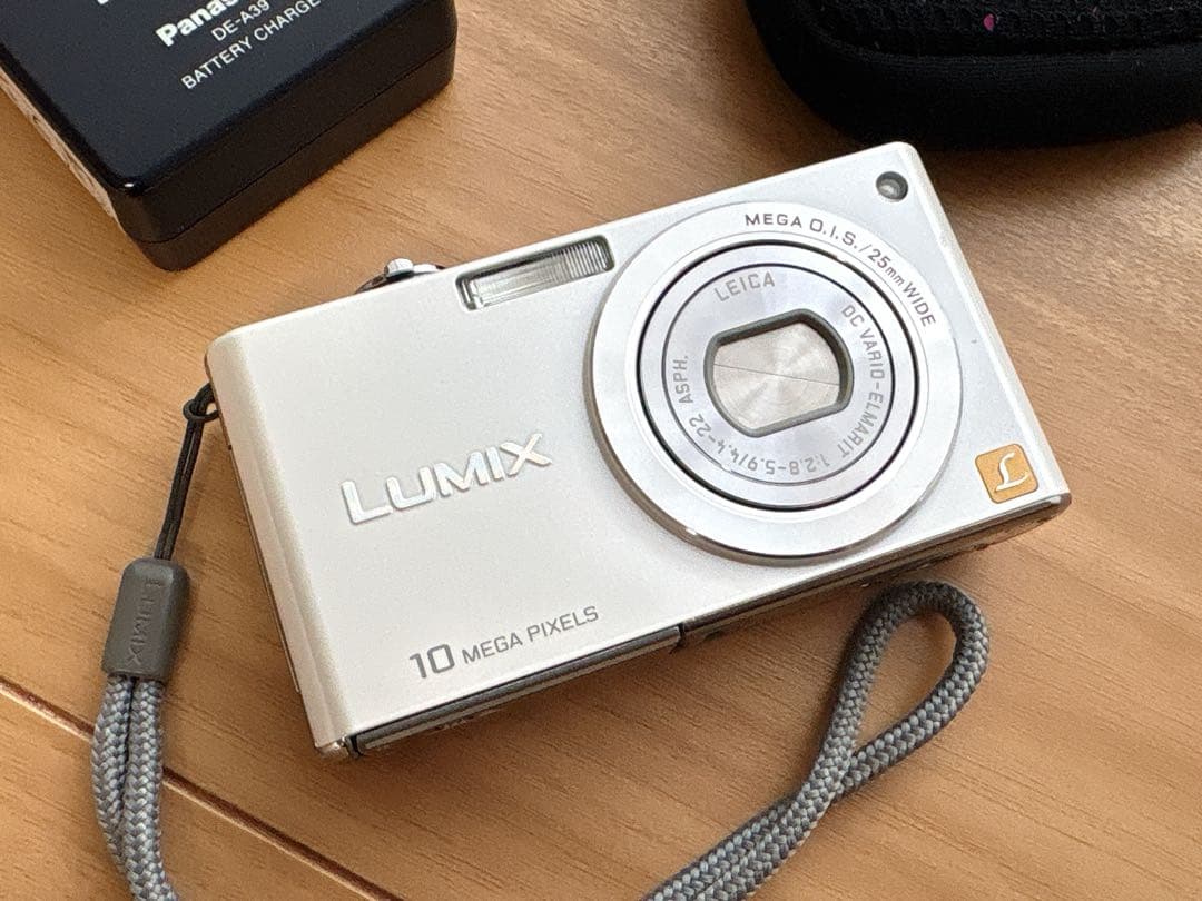 Panasonic LUMIX DMC-FX37コンパクトデジタルカメラ