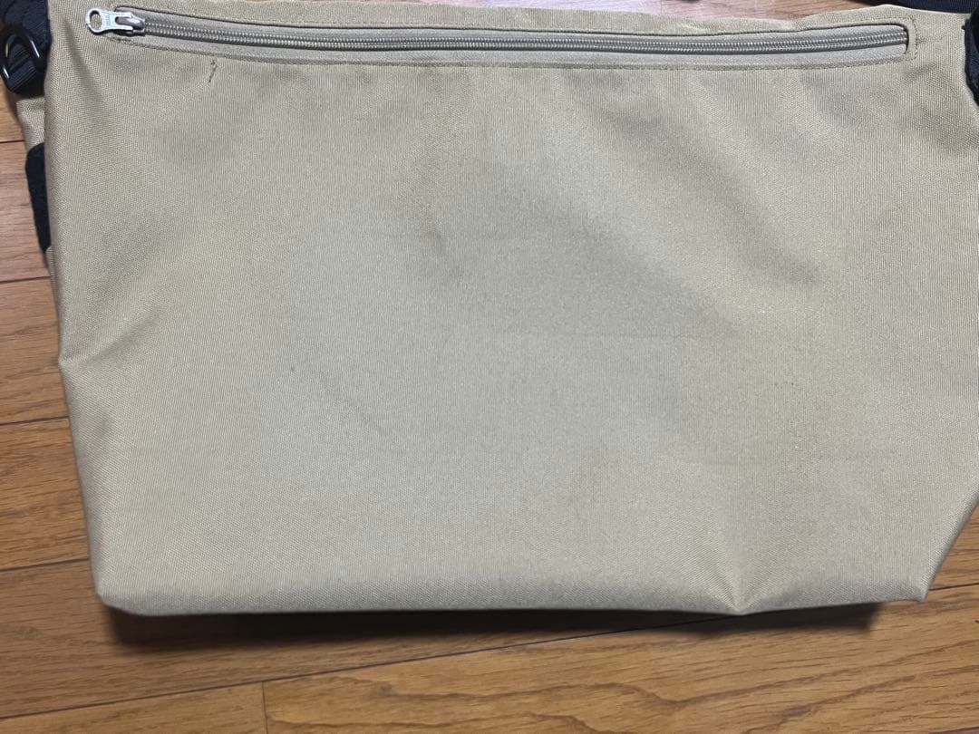 HUMAN MADE x Girls Don‘t Cryメッセンジャーバッグ