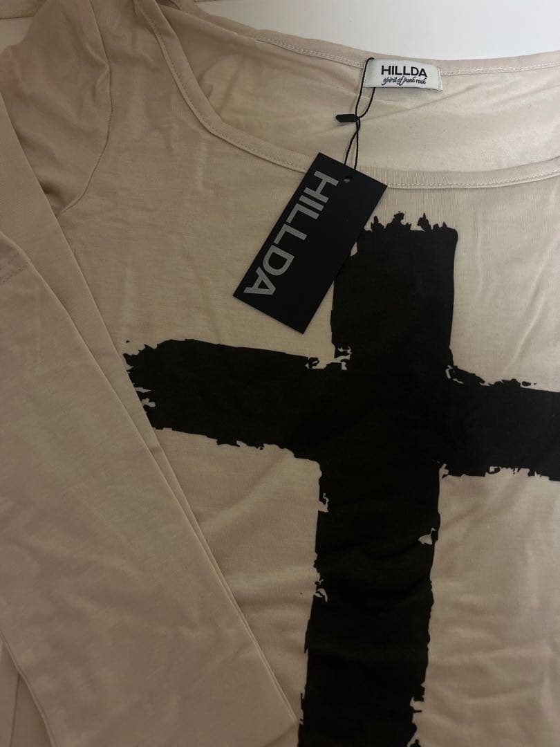 HILLDA トップス　シズニルック