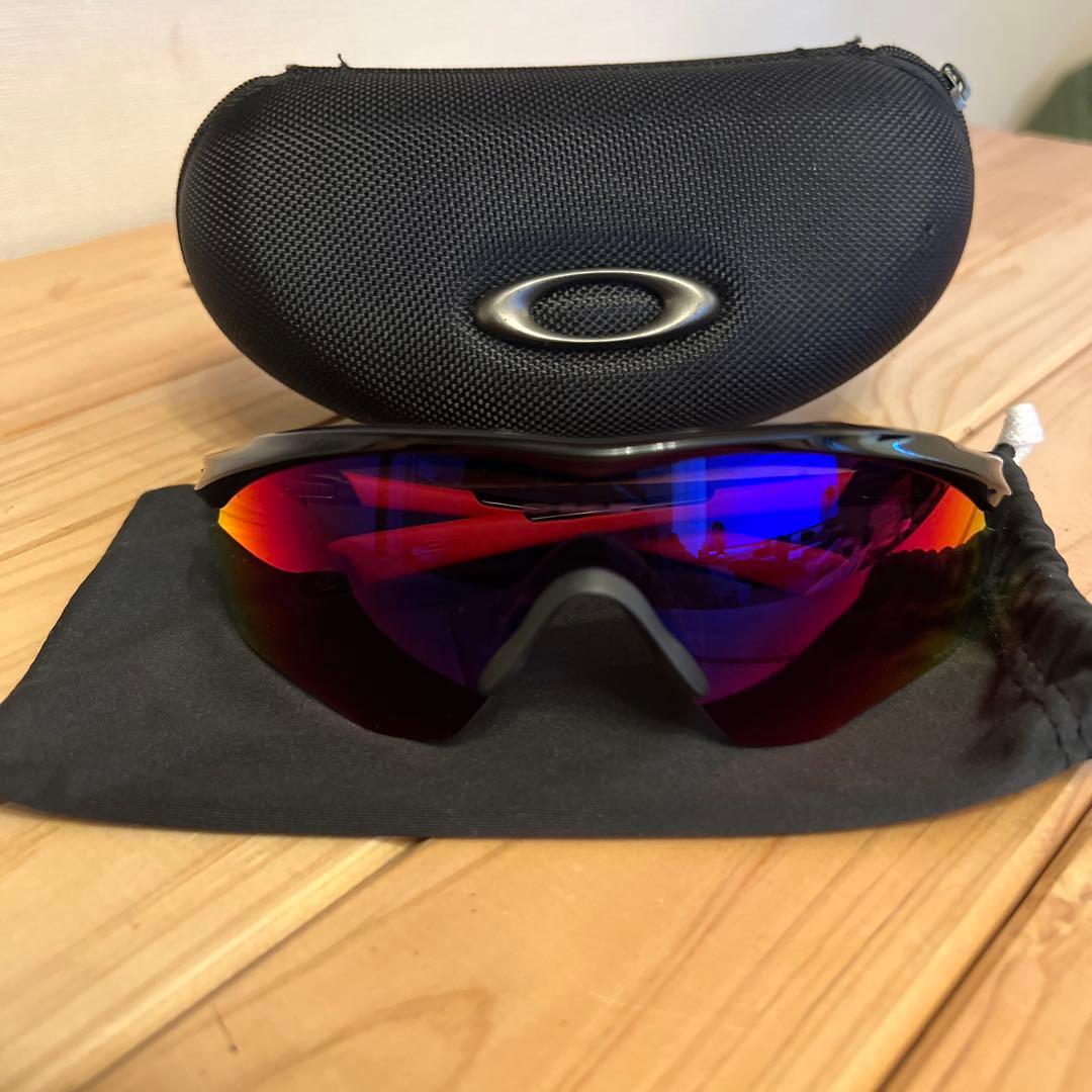 【ピース】Oakley スポーツサングラス レッド/ブラック