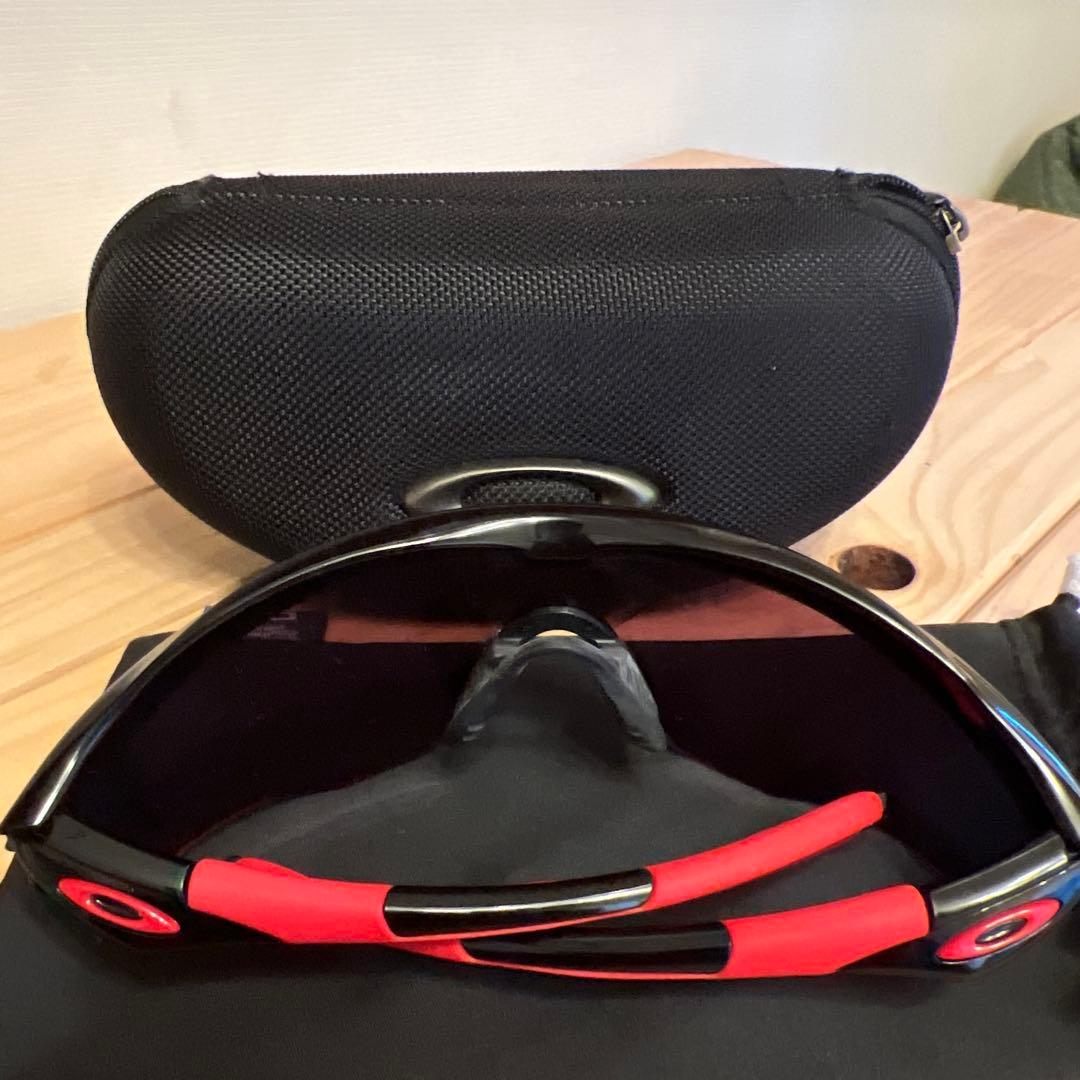 【ピース】Oakley スポーツサングラス レッド/ブラック