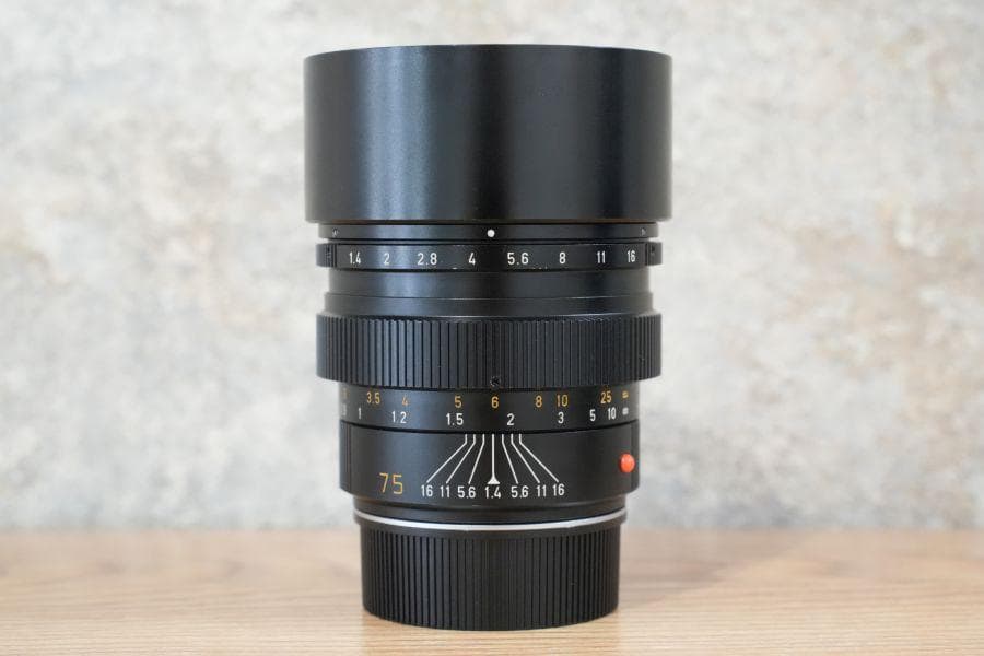 Summilux M75mm f1.4 フード組み込み メンテンス済み