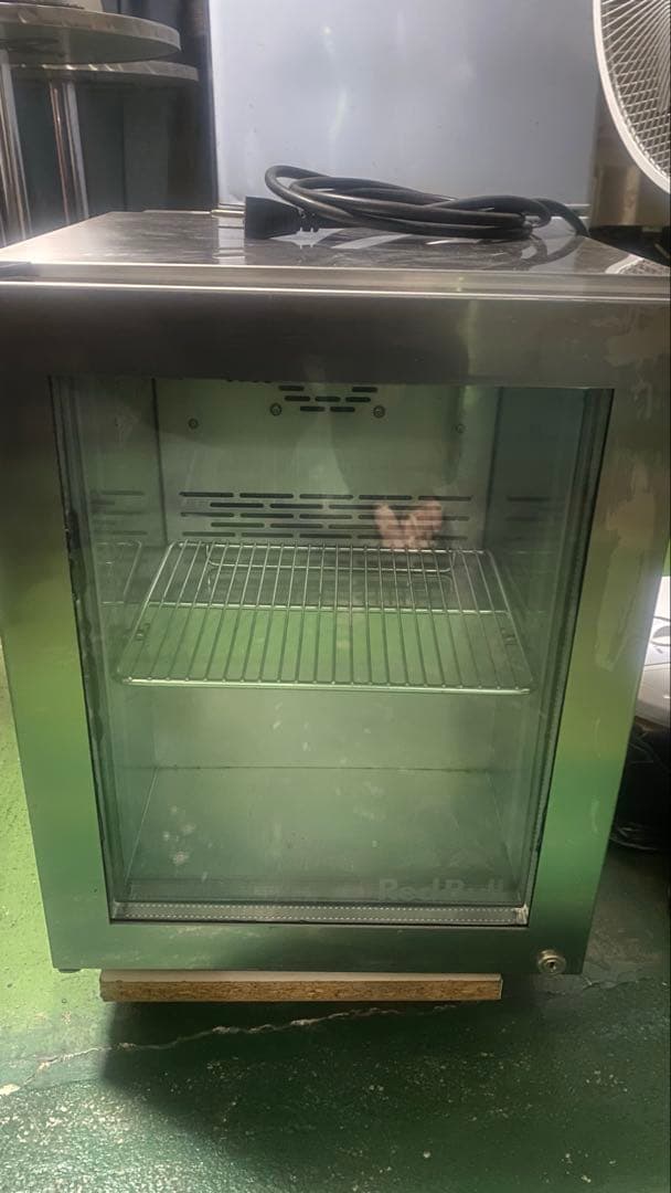 レッドブル冷蔵庫