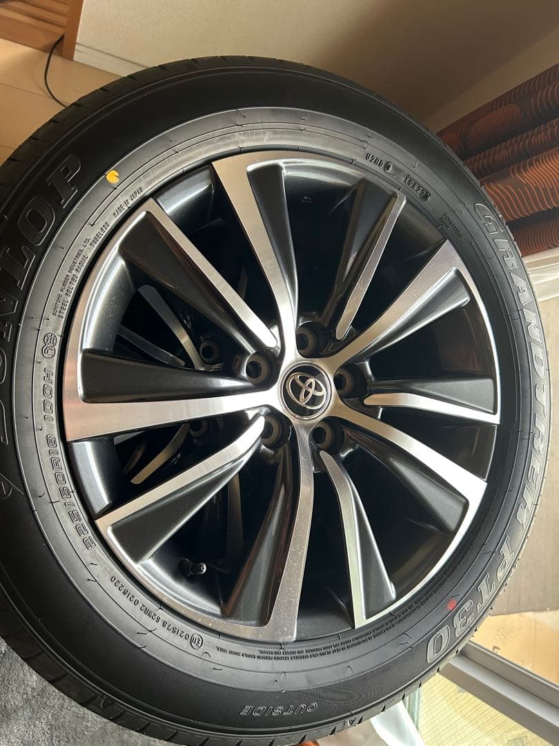 (ほぼ新車外し)トヨタ80系ハリアー純正タイヤ付きホイール1本