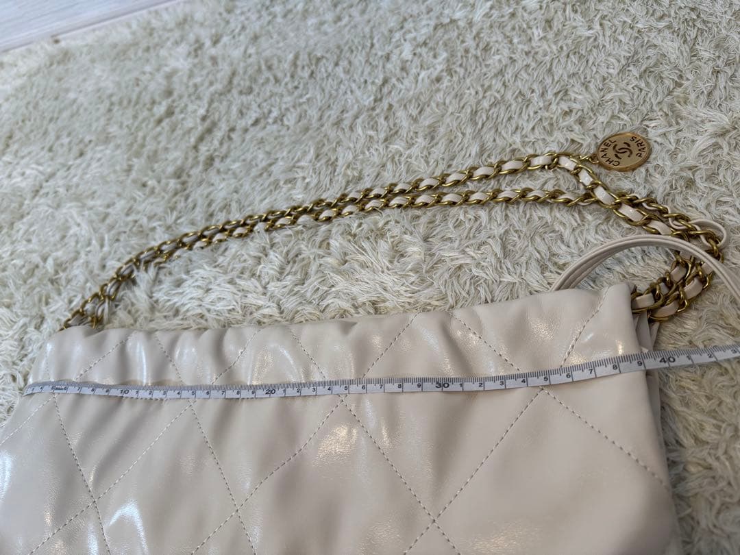 CHANEL ホワイト キルティングバッグ