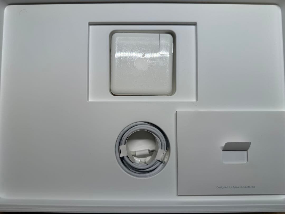 MacBookPro 2018 15インチ i9 32GB 512GB