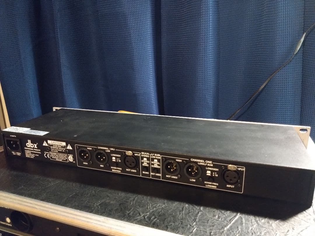 dbx 223XS チャンネルデバインダー