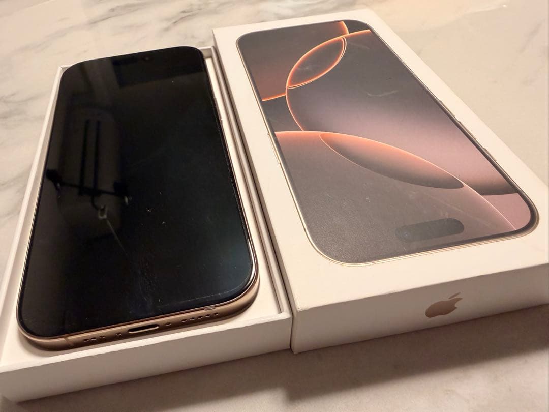 美品iPhone 16 Pro本体 256GB デザートチタニウム