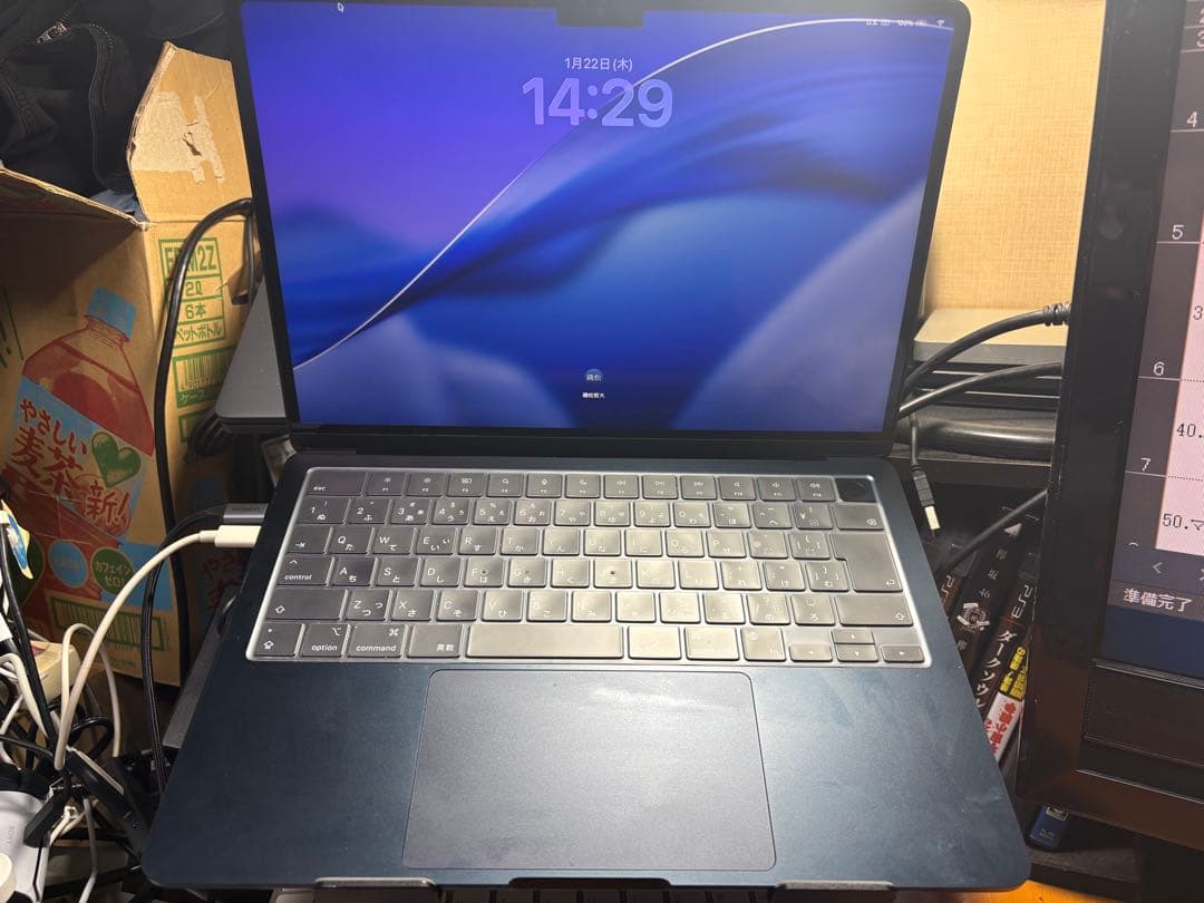 【バッテリー95%】MacBook Air M2 / 純正キーボードおまけ