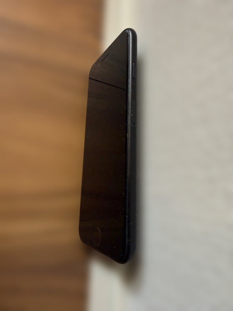 Apple SE第二世代 ブラック 本体