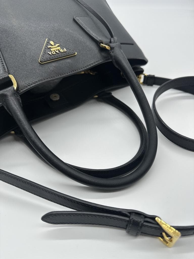 【極美品】プラダ サフィアーノ ガレリア 2WAYハンドバッグ レザー ブラック