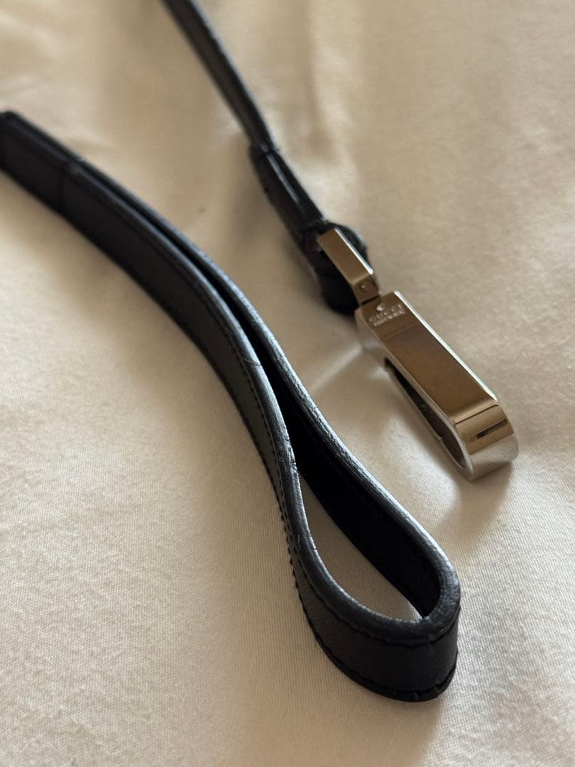 正規品本物 Gucci グッチ 犬用リード 黒 レザー メタル金具付き