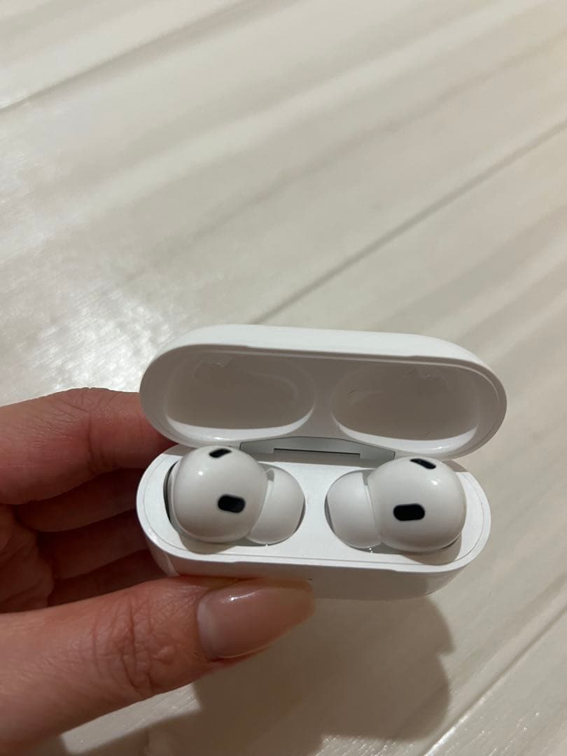 AirPods Pro 本体 ホワイト 充電ケース付き(第2世代)