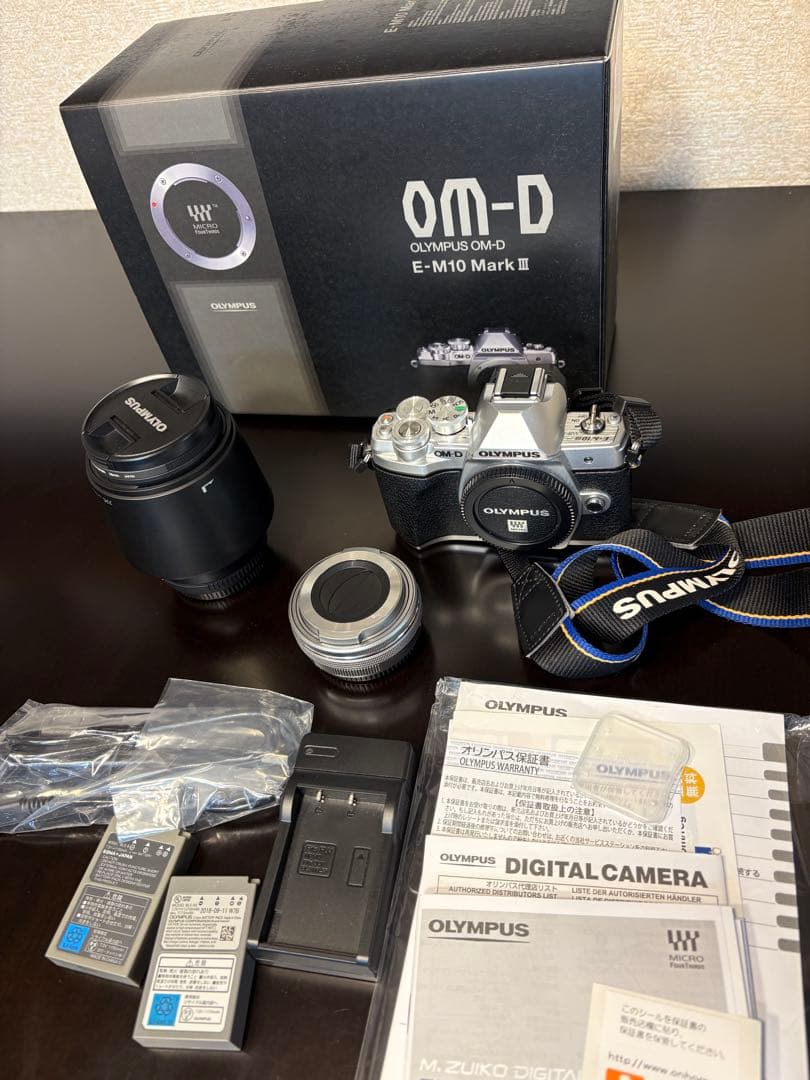 OLYMPUS OM-D E-M10 Mark Ⅲミラーレス一眼 ダブルズーム