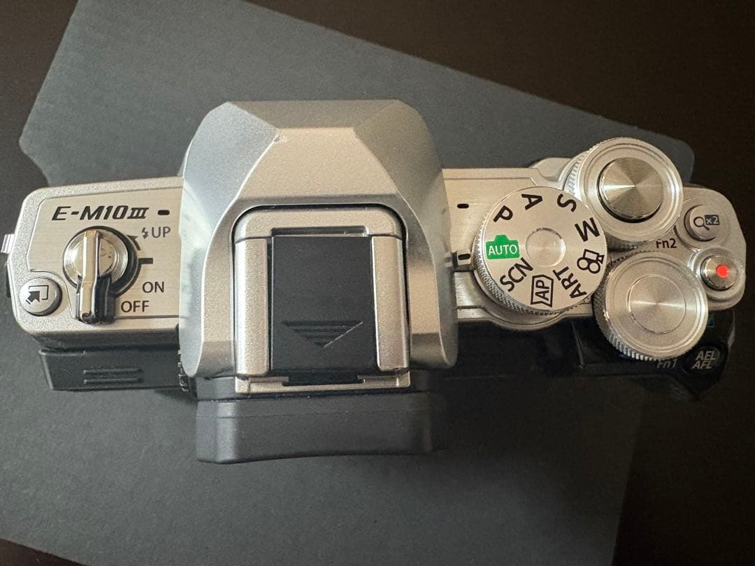 OLYMPUS OM-D E-M10 Mark Ⅲミラーレス一眼 ダブルズーム