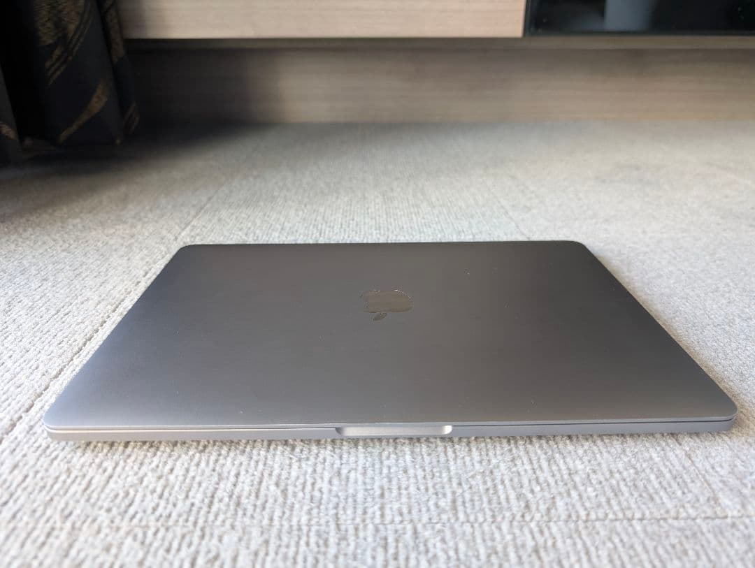 【美品】MacBook Pro 13インチ M2 2022 8GB/256GB