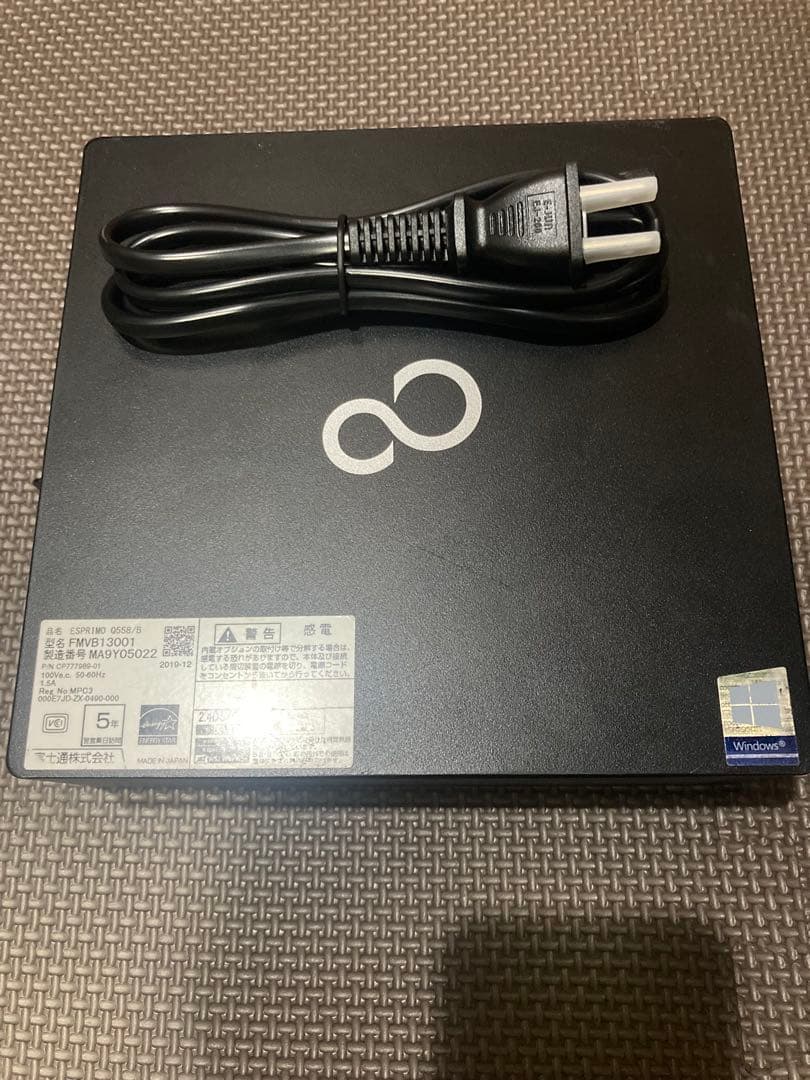 富士通　PC　Q558/B 黒　16ギガ　 Windows11 pro 9世代