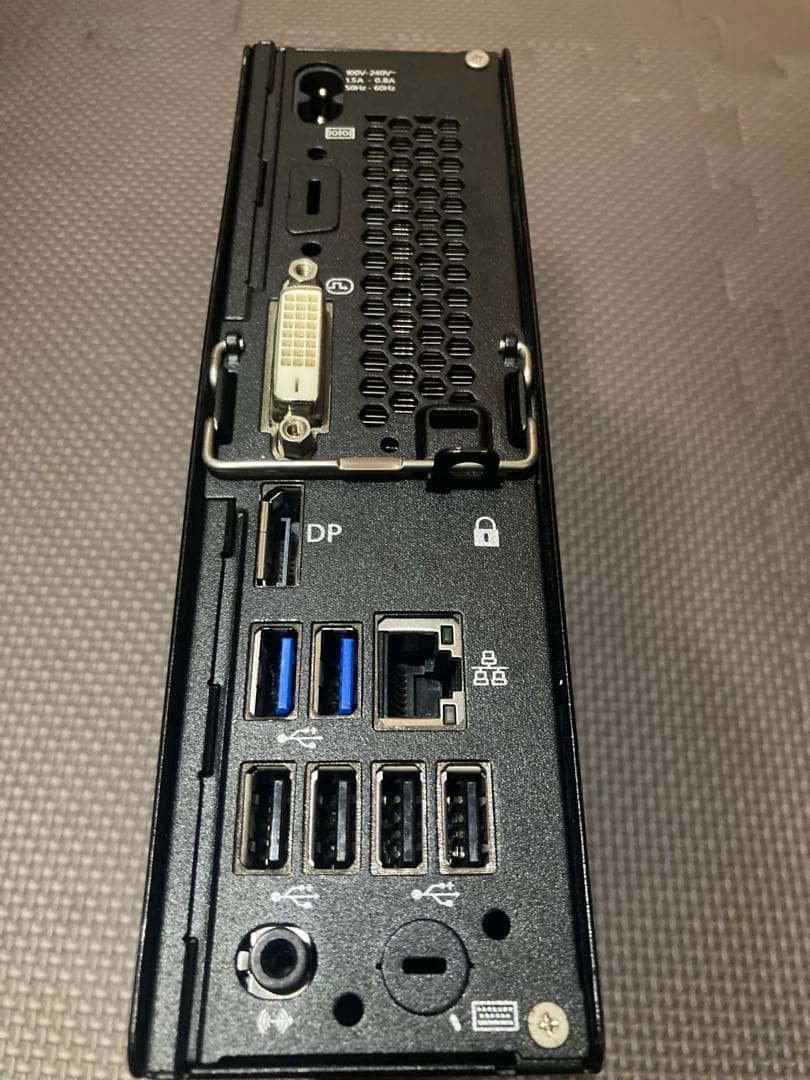 富士通　PC　Q558/B 黒　16ギガ　 Windows11 pro 9世代