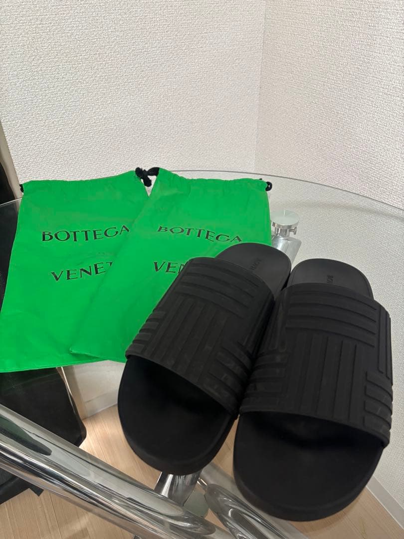 BOTTEGA VENETA ブラックサンダル 収納袋付き　箱無し