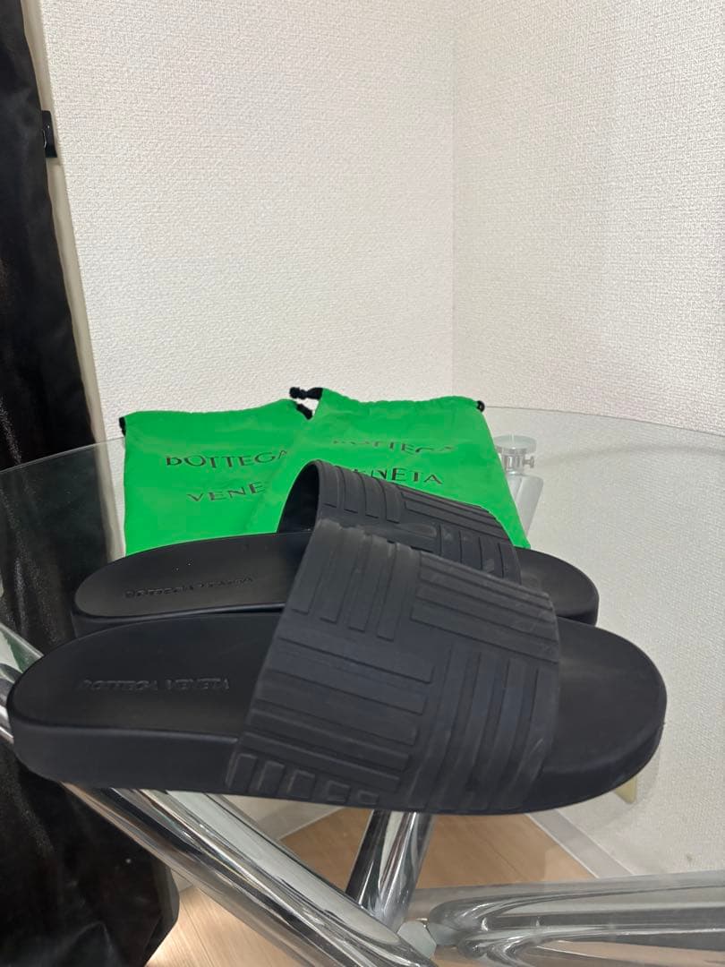 BOTTEGA VENETA ブラックサンダル 収納袋付き　箱無し
