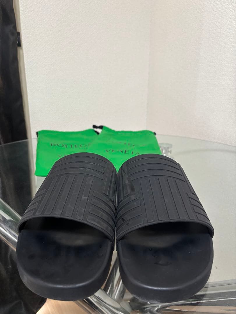 BOTTEGA VENETA ブラックサンダル 収納袋付き　箱無し