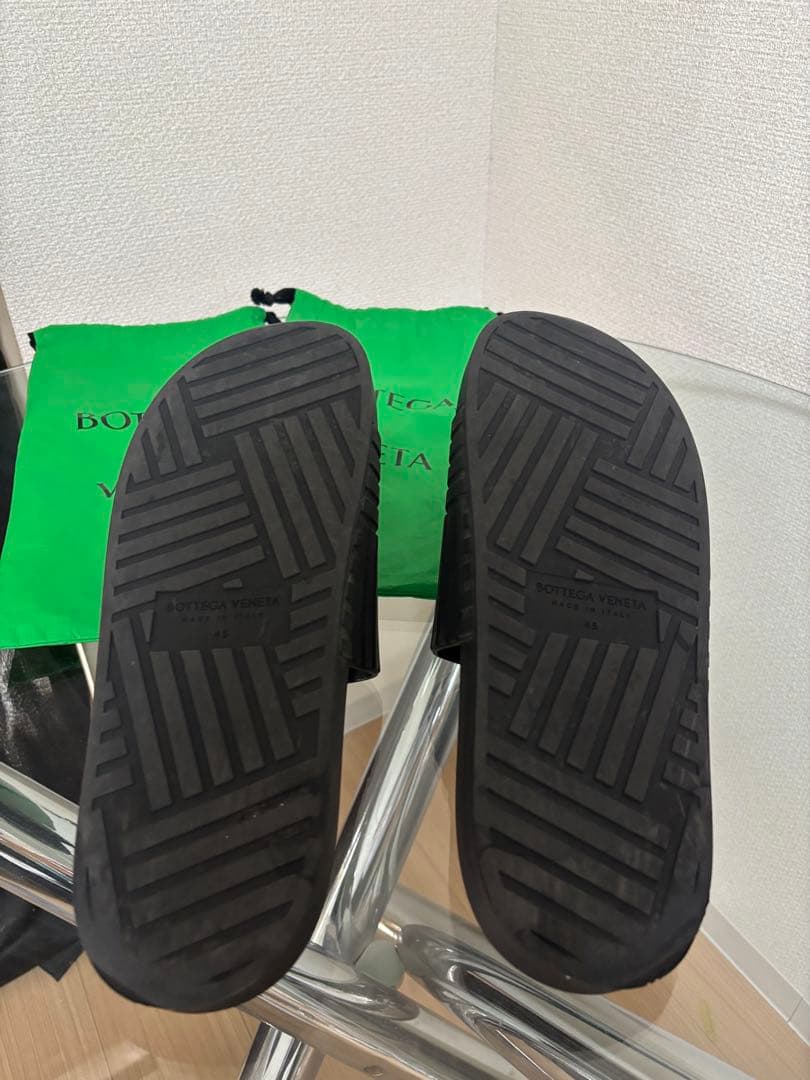 BOTTEGA VENETA ブラックサンダル 収納袋付き　箱無し