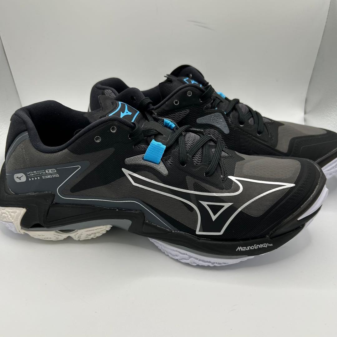 【未使用】ミズノ ウェーブライトニングZ8 バレーボールシューズ 26㎝　黒