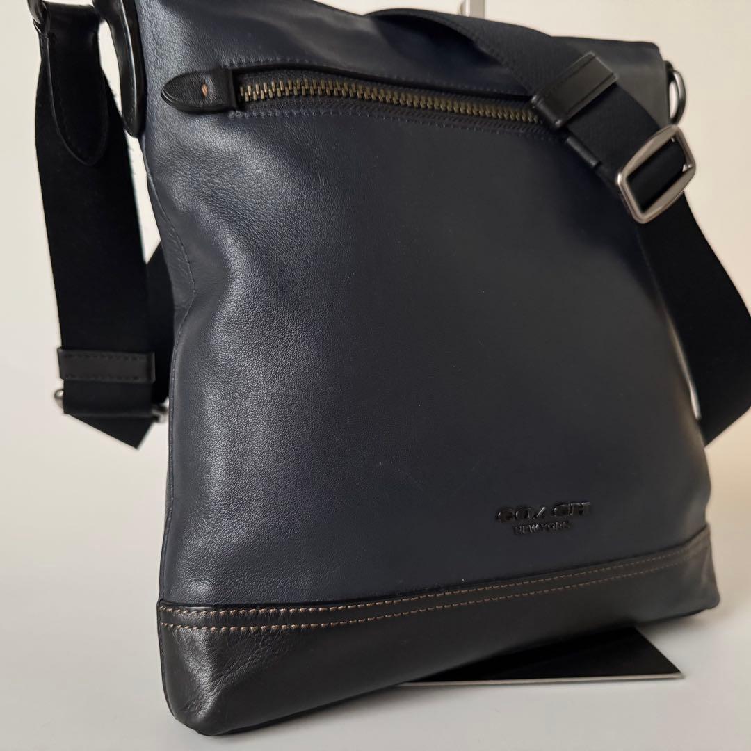 【美品】コーチ バイカラー ショルダーバッグ グラハム レザー 黒色 ネイビー