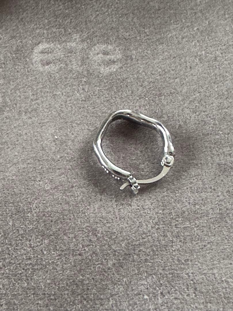 ete ツイストフープピアス　シルバー（片耳のみ）原価22,000