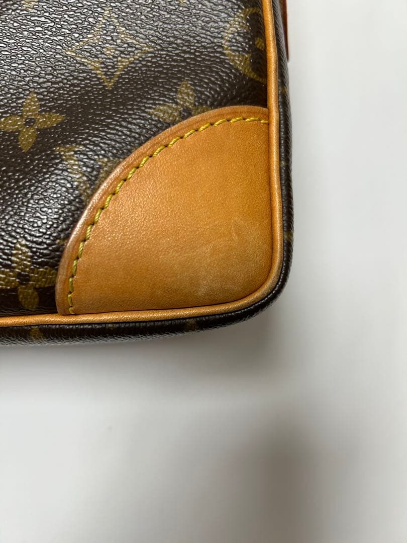 LOUIS VUITTON モノグラム ポルトドキュマン ヴォワヤージュ