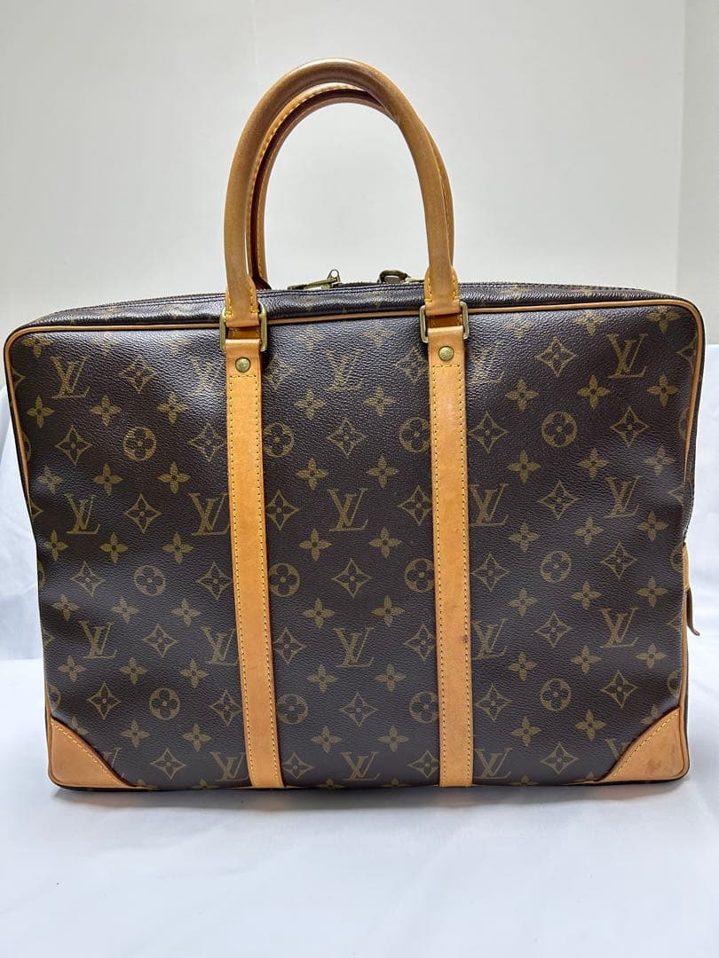 LOUIS VUITTON モノグラム ポルトドキュマン ヴォワヤージュ