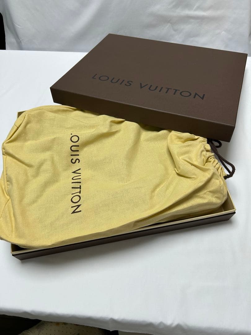 LOUIS VUITTON モノグラム ポルトドキュマン ヴォワヤージュ