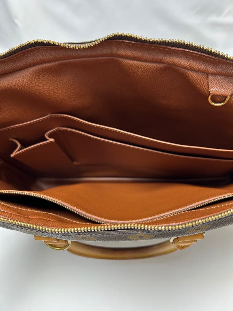 LOUIS VUITTON モノグラム ポルトドキュマン ヴォワヤージュ