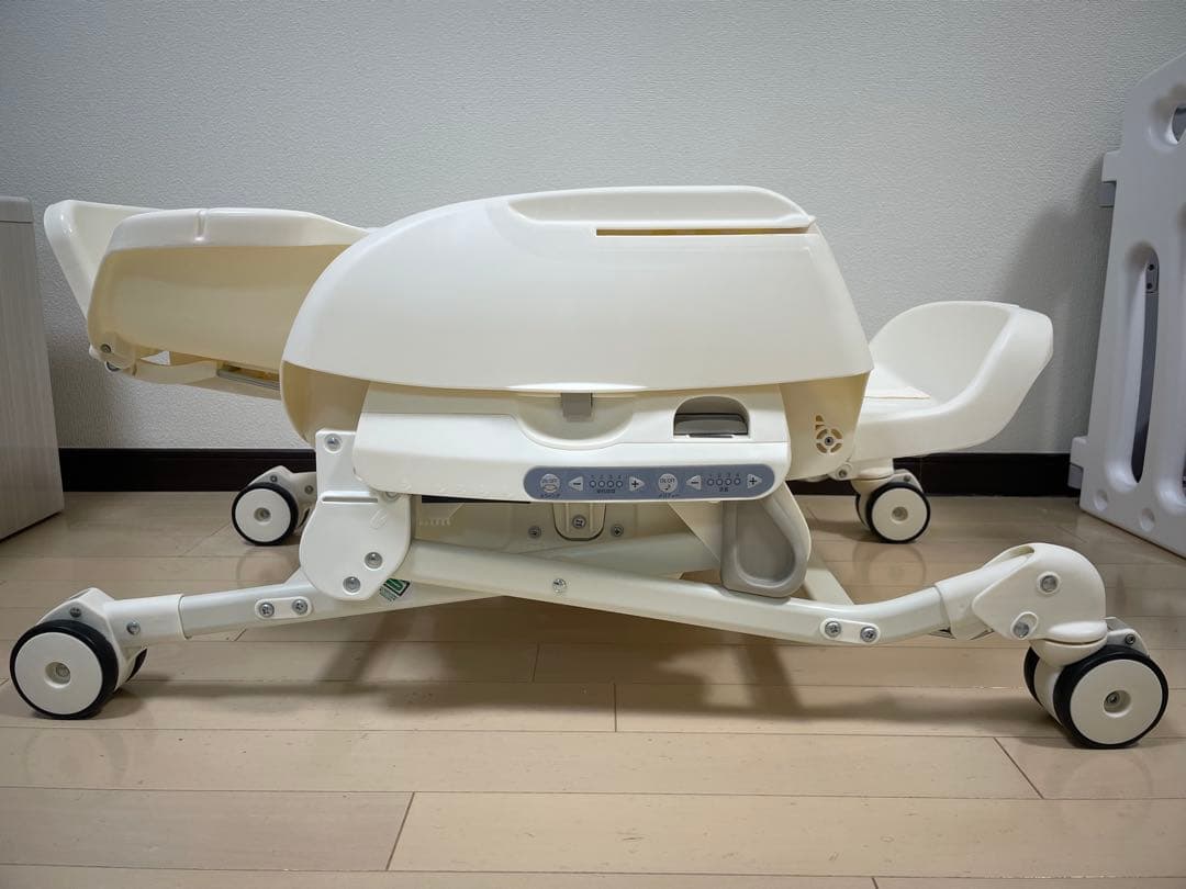 値下げしました☆Combi ネムリラ 電動 ハイローチェア ココアブラウン