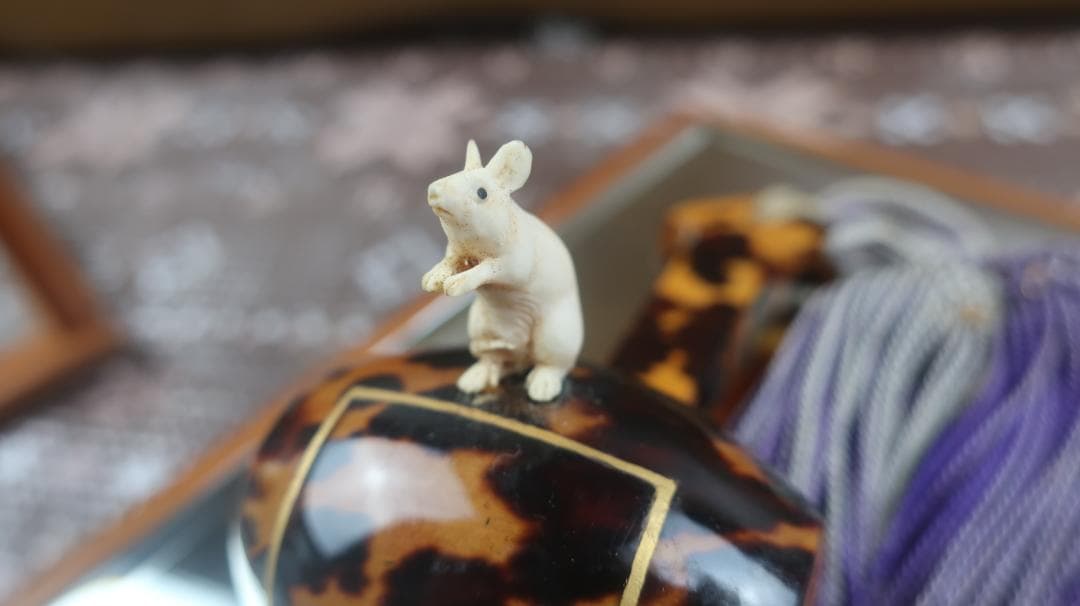 麻生 鼈甲製　打ち出の小槌　置物　ガラスケース付　縁起物　コレクション