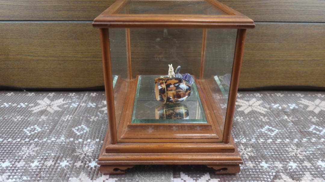 麻生 鼈甲製　打ち出の小槌　置物　ガラスケース付　縁起物　コレクション