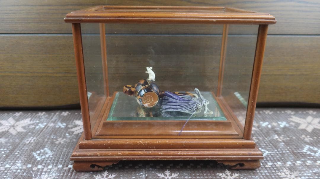 麻生 鼈甲製　打ち出の小槌　置物　ガラスケース付　縁起物　コレクション