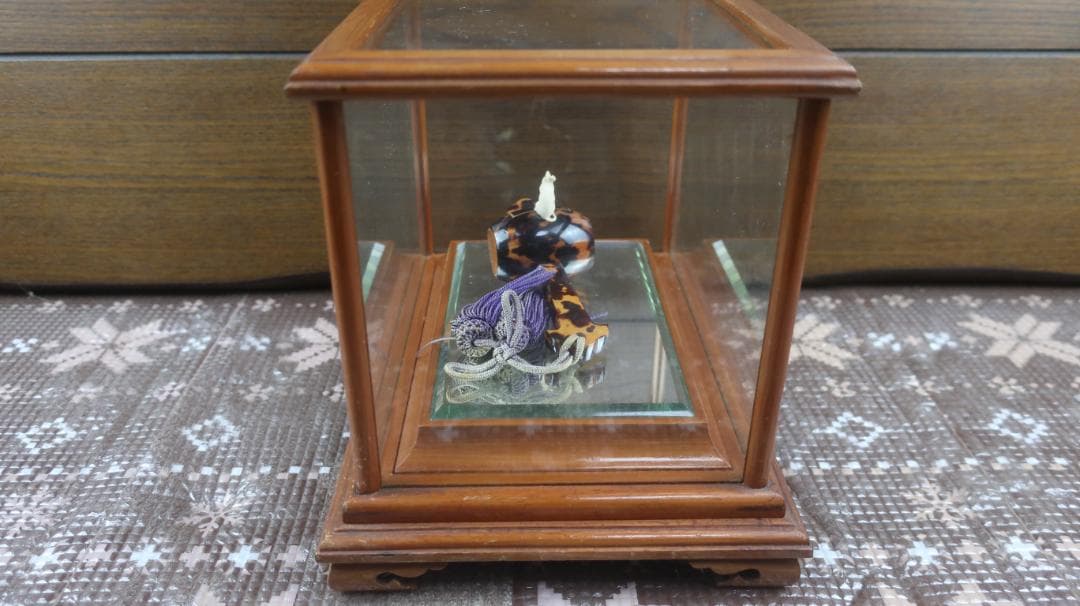 麻生 鼈甲製　打ち出の小槌　置物　ガラスケース付　縁起物　コレクション