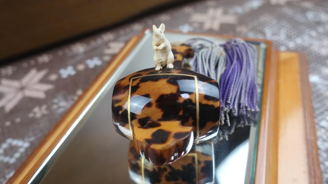 麻生 鼈甲製　打ち出の小槌　置物　ガラスケース付　縁起物　コレクション