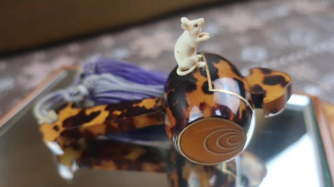 麻生 鼈甲製　打ち出の小槌　置物　ガラスケース付　縁起物　コレクション