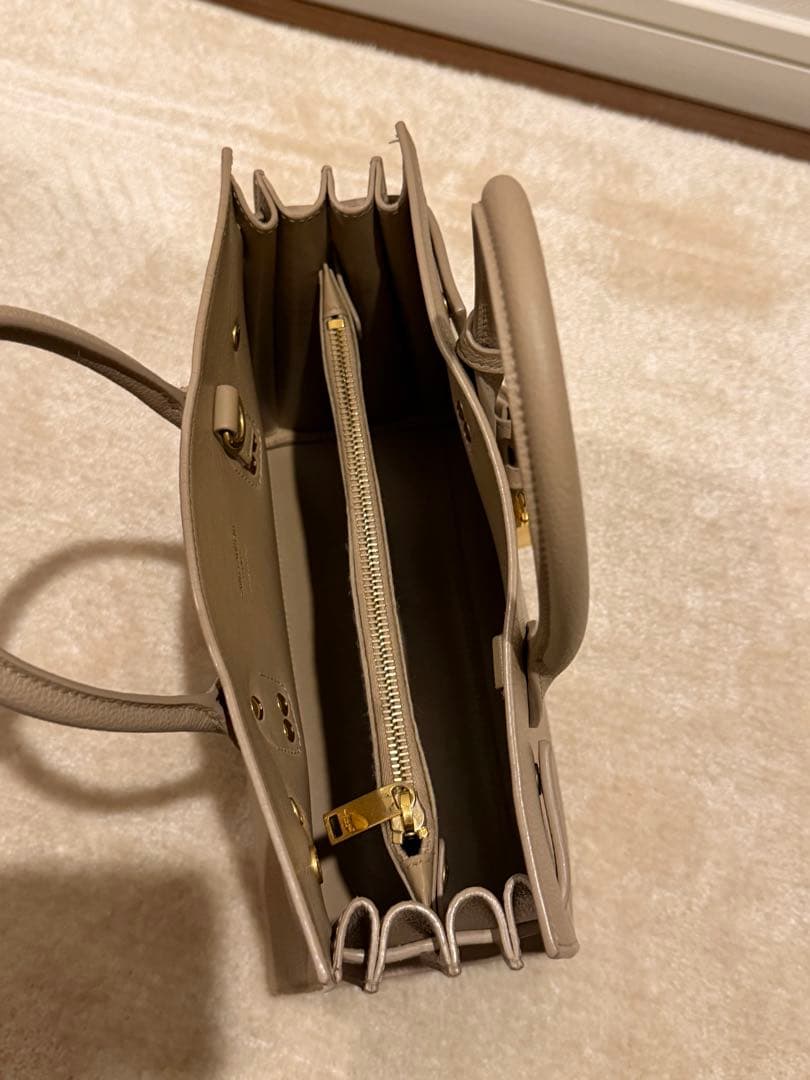 SAINT LAURENTサック・ド・ジュール　Babyレザートートバッグ