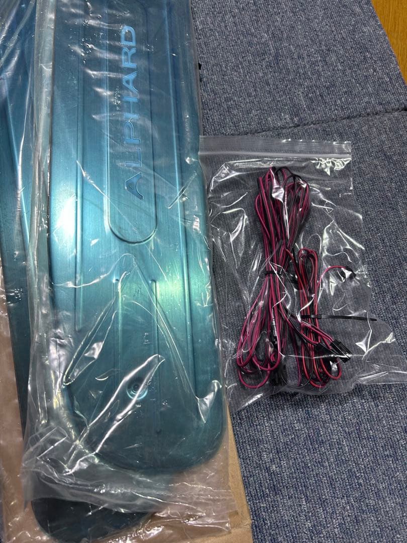ALPHARD 10系　LEDスカッフプレート 青 未使用