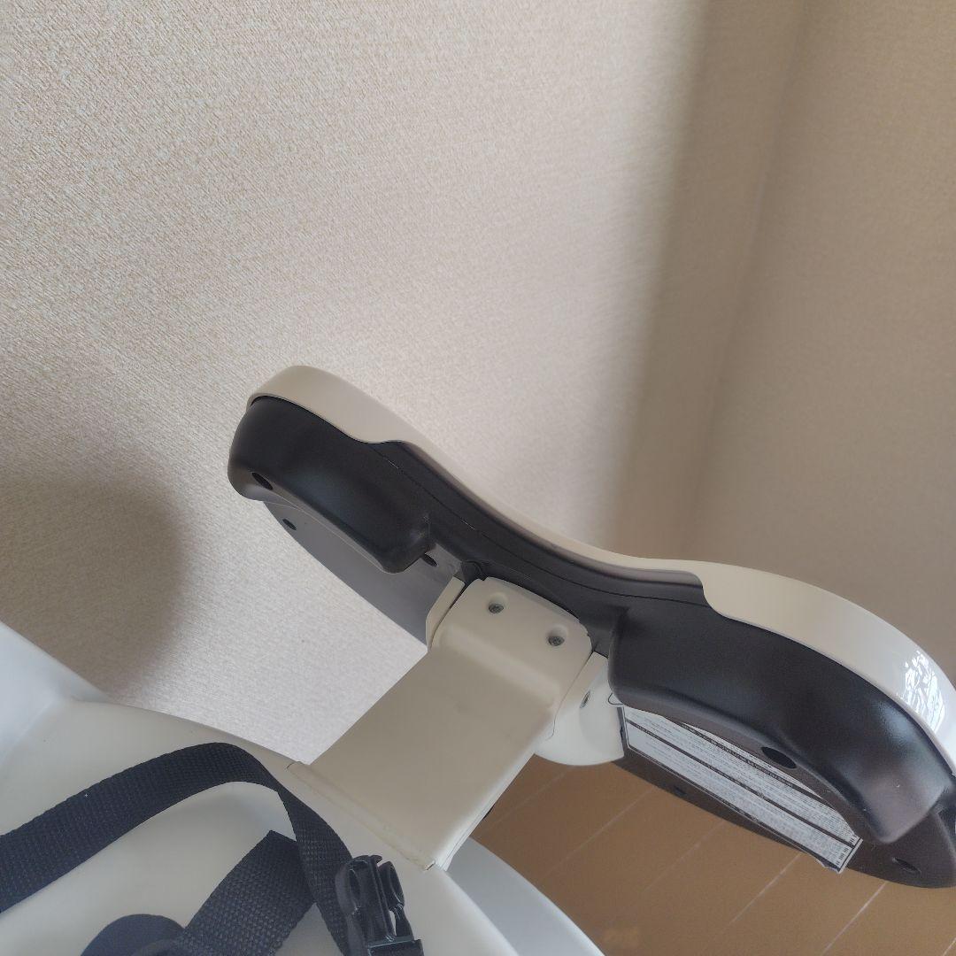 BABYBJÖRN ハイチェア ホワイト　ハーネス付き