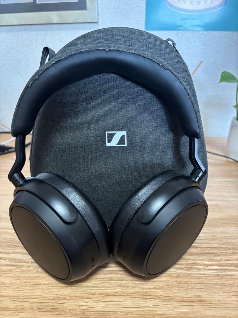 Sennheiser MOMENTUM4 ケース付き