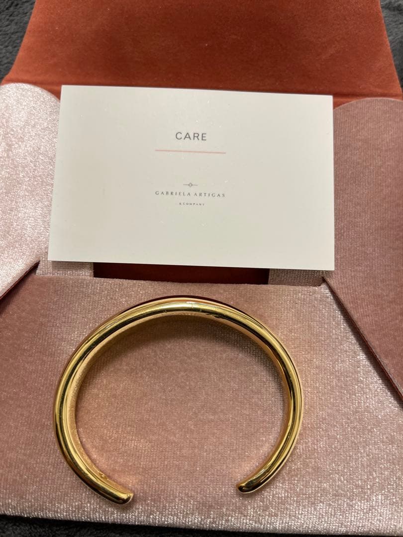 ガブリエラアルティガス バングル FLAT BEAM CUFF BC66