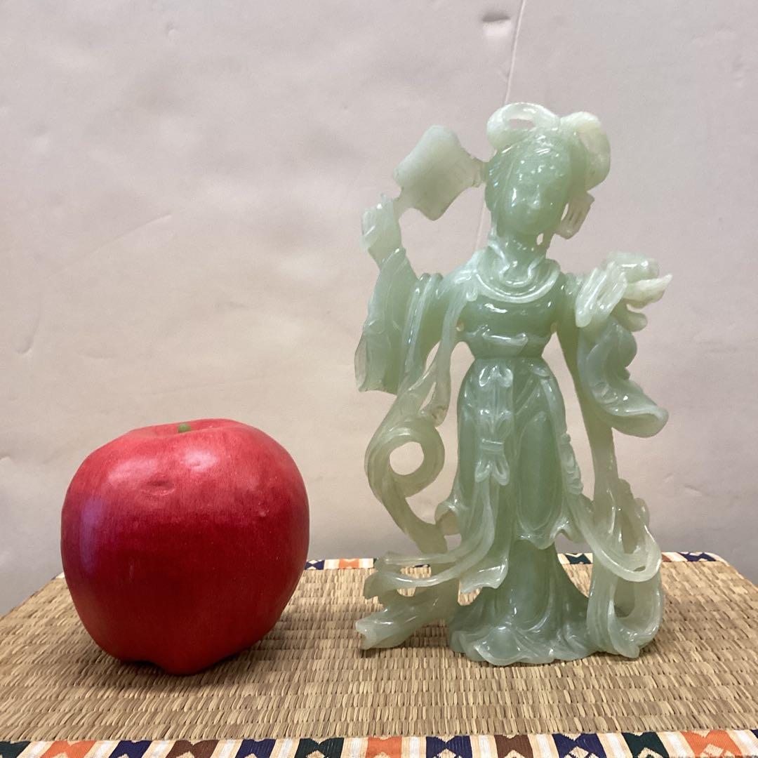 翡翠製女性像 約15cm