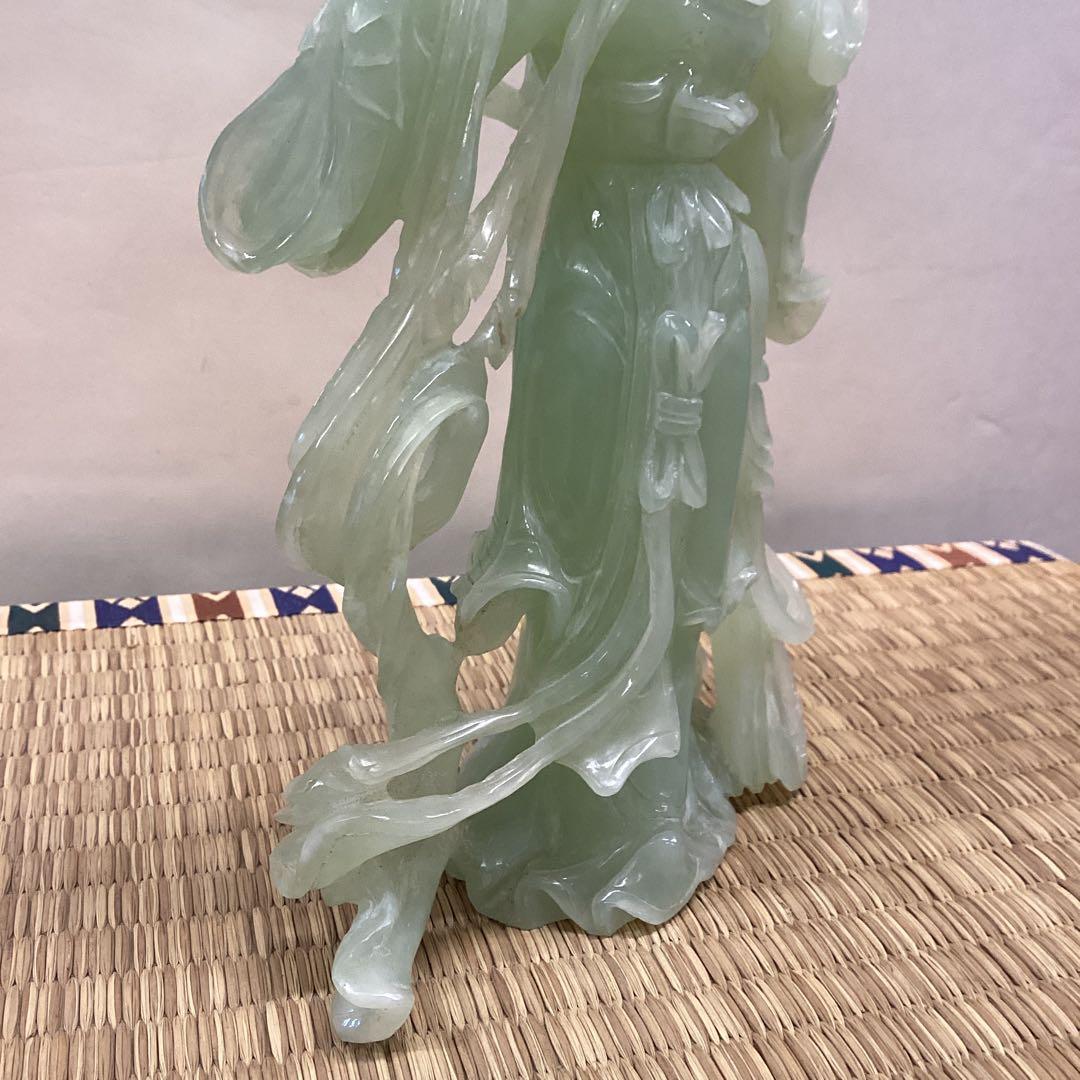 翡翠製女性像 約15cm