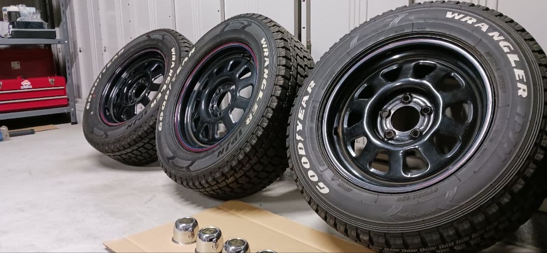 ◆デイトナ16インチホイール◆グッドイヤー製スタッドレス◆235/60R16◆